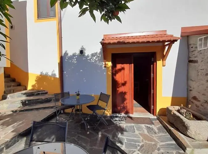 Casa Dona Eufémia Bed & Breakfast 3*